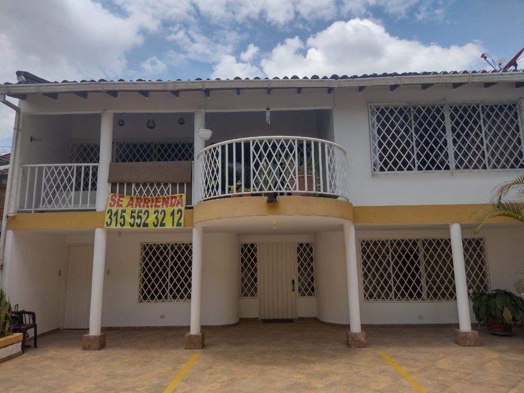 Arriendo Casa en La Buitrera Cali