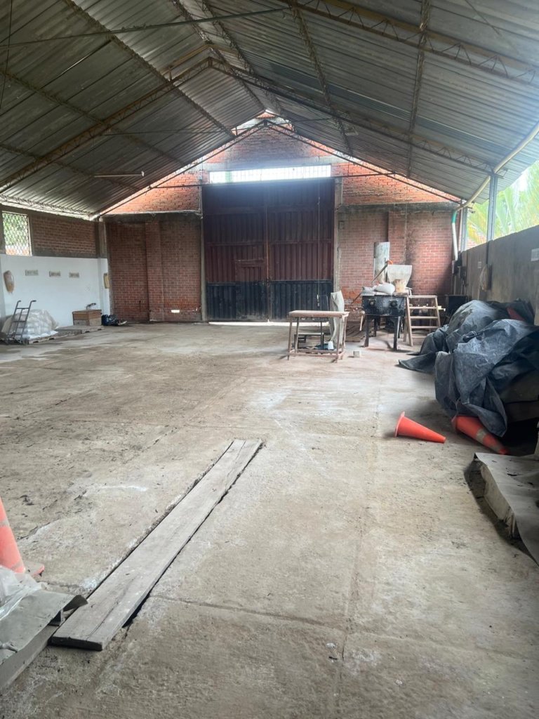Bodega de 300 metros a 20 metros de la principal vía Cali a Candelaria kilómetro 9