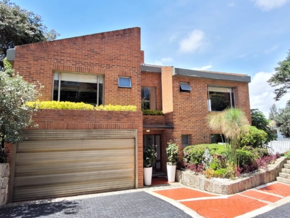 Venta de Casa en Bogotá – Conjunto Monticello Etapa I, 625 m² de lote y 321 m² construidos