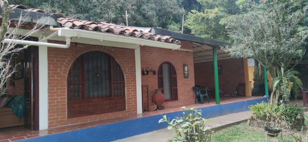 Casa Lote en Venta – La Buitrera, Cali (Vía al Crucero – Sector Girasoles)