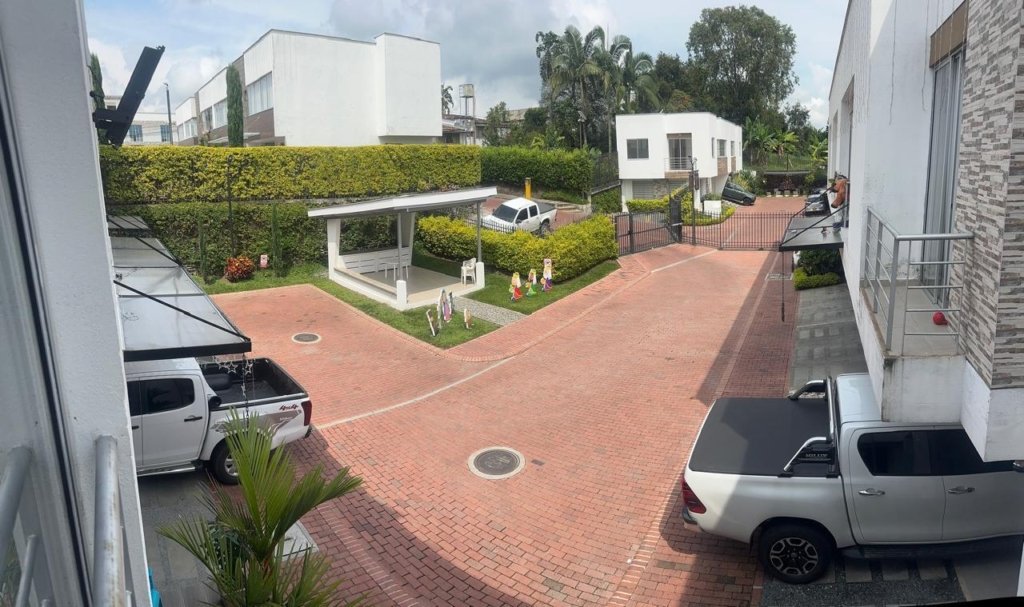 Hermosa Casa en Conjunto Cerrado – Barrio El Edén, Chinchiná, Caldas