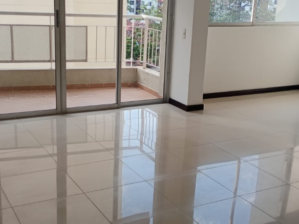 Apartamento en Venta – La Hacienda, Altos de Pinares, Cali