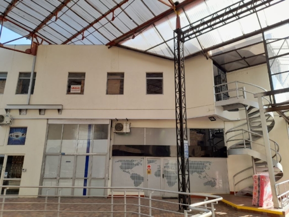 🏢 Alquiler de Oficina o Local en Paseo de la Quinta