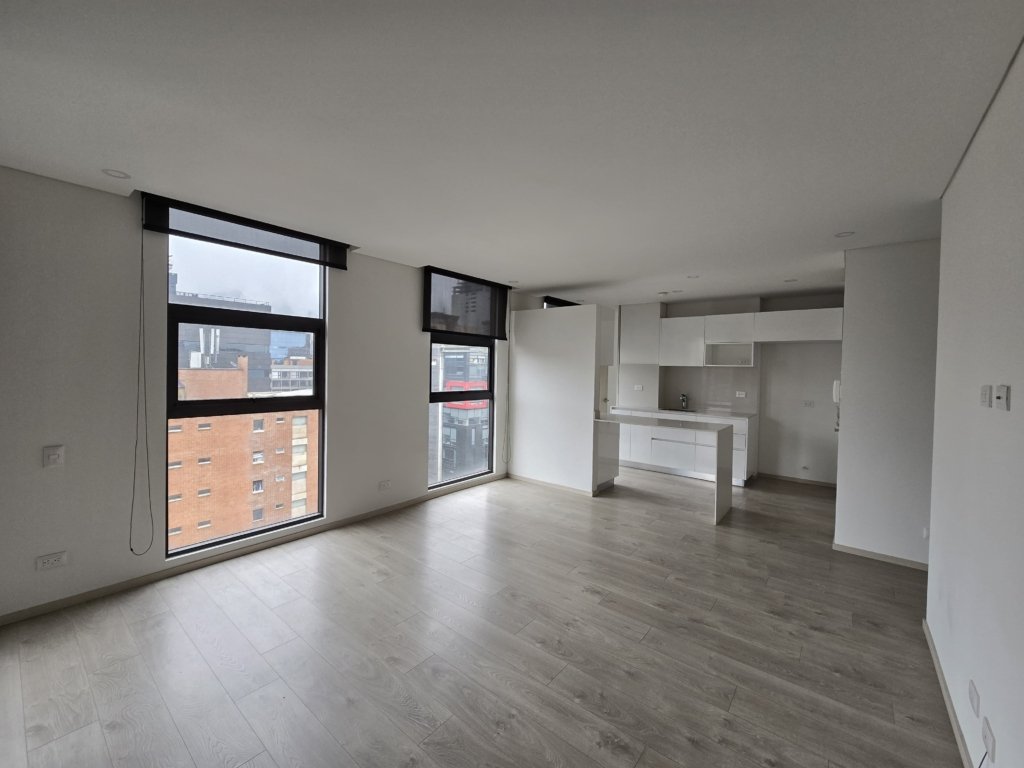 ARRIENDO EN AREA 93 PLUS -CHICO OPORTUNIDAD!!!