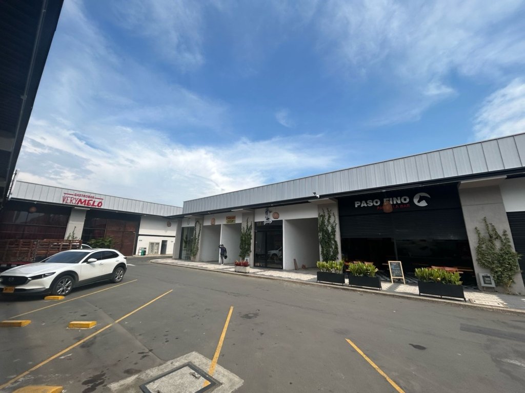 Local – Plazoleta Arbolatta, Bochalema – Cali