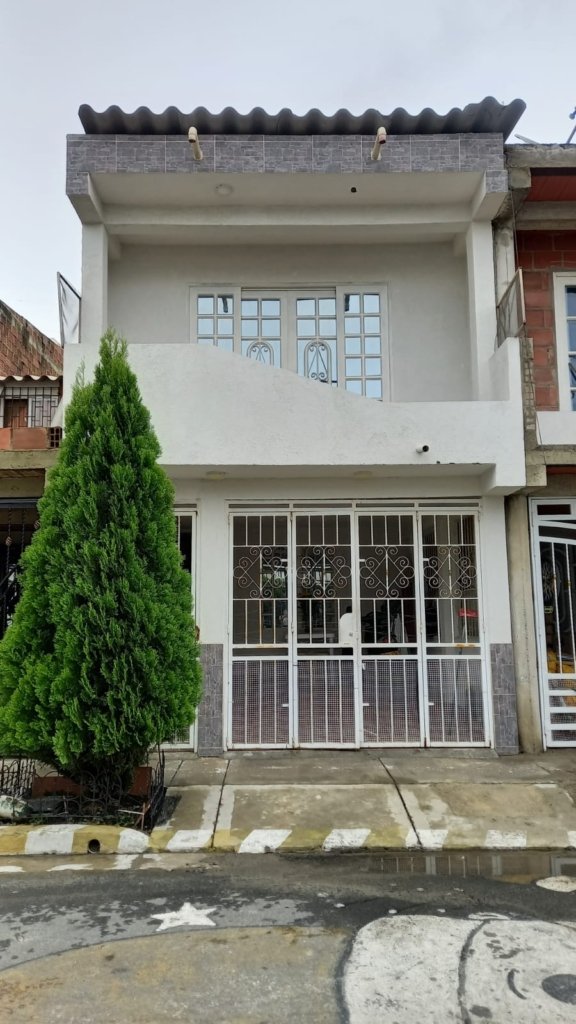 Se Vende hermosa casa Manzanares Ciudad del Valle, contiguo a Poblado Campestre