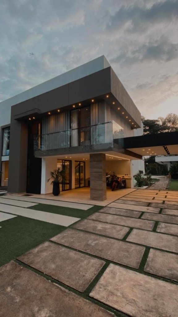 Vendo Casa Luxury en La Morada