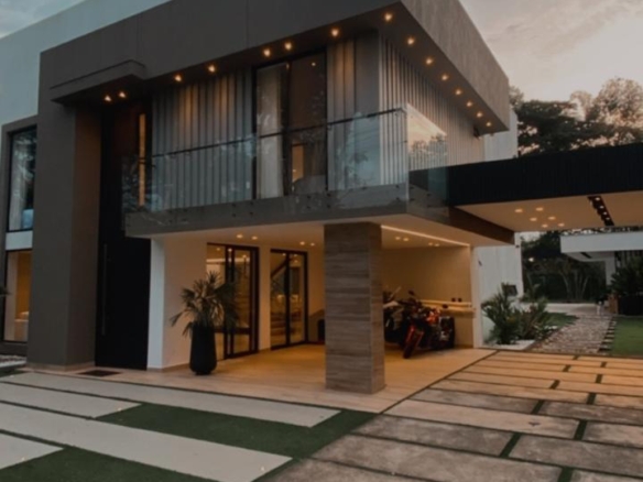 Vendo Casa Luxury en La Morada