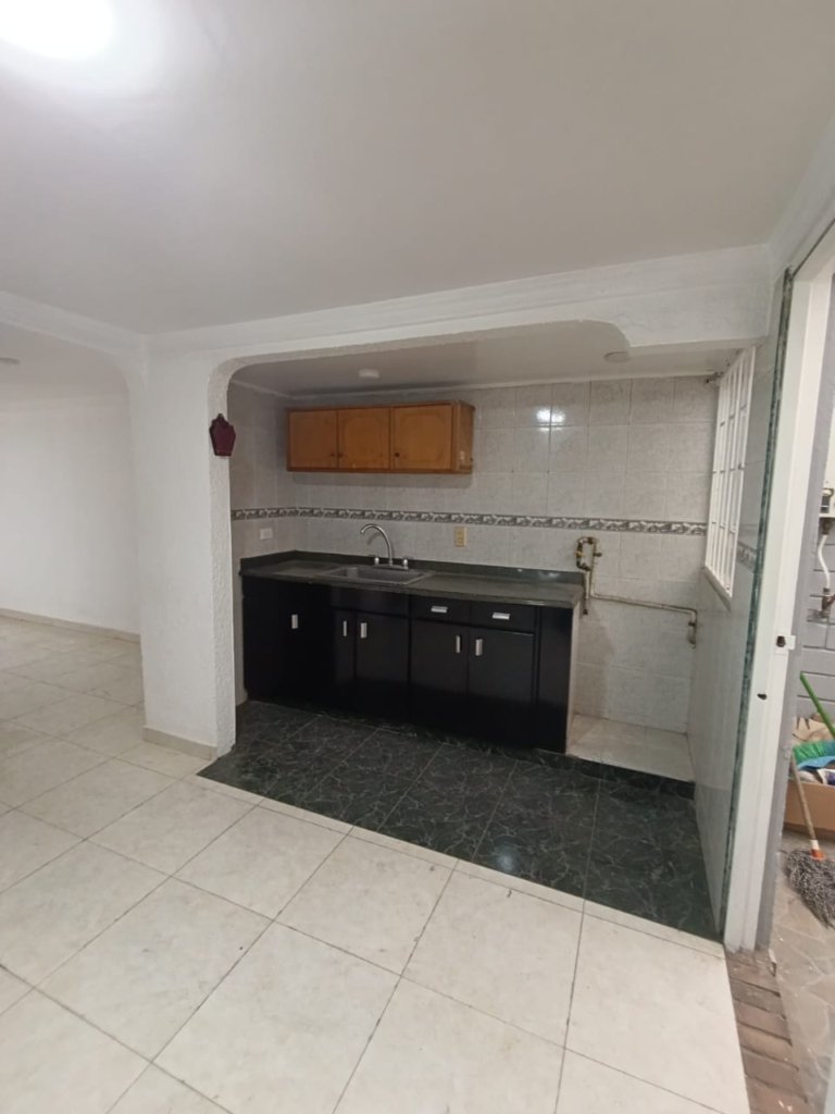 OPORTUNIDAD !! CASA EN VENTA VILLA DEL RIO , BIEN UBICADA