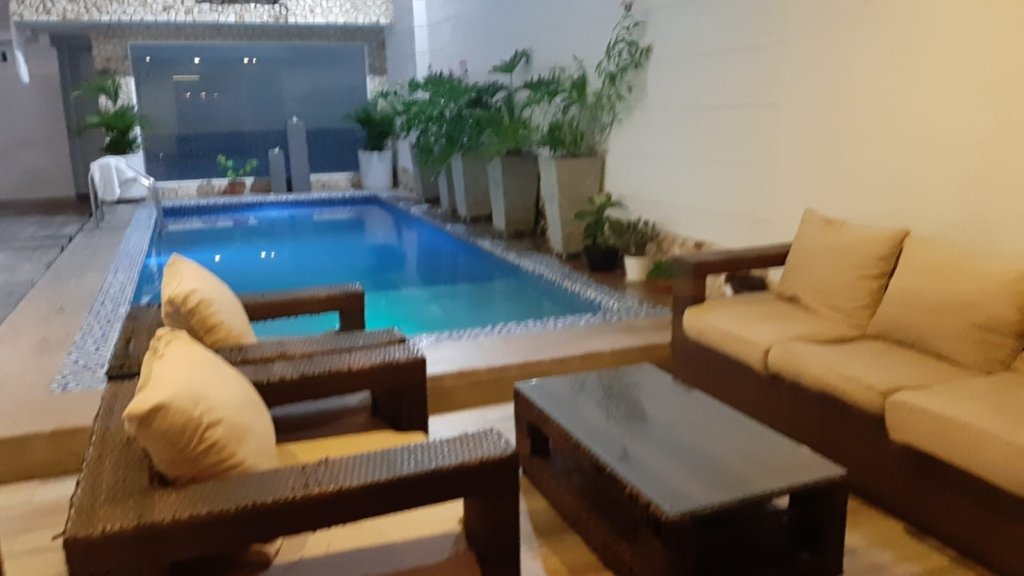Casa en venta en Buga – Barrio La Merced | 420 m² construidos | Piscina y terraza