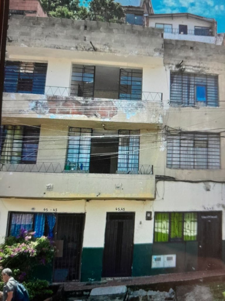 Edificio en venta – Sector Palos Verdes muy cerca de la estacion Metroplus en Medellin