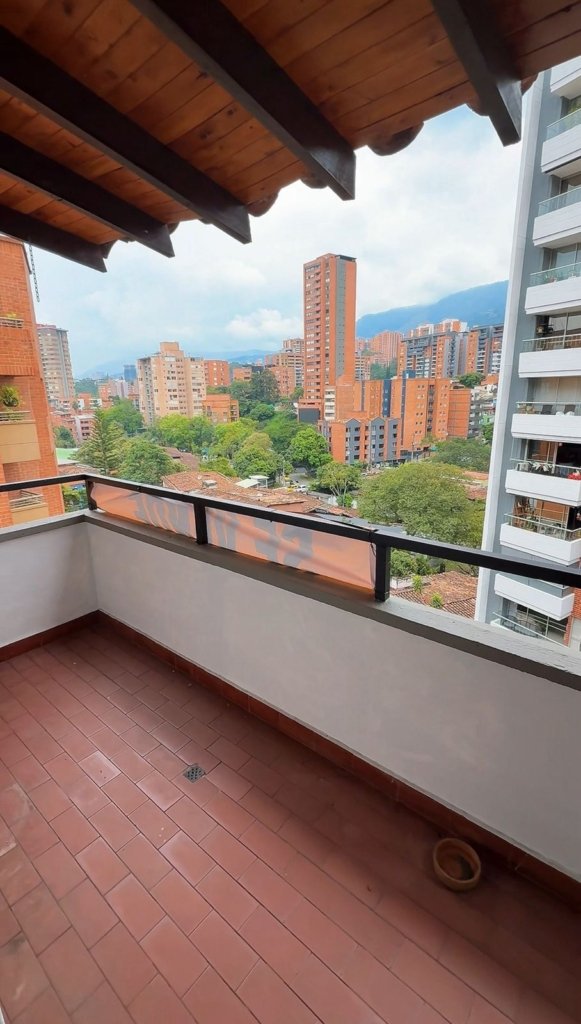 Apartamento en venta en Envigado – último piso, unidad cerrada