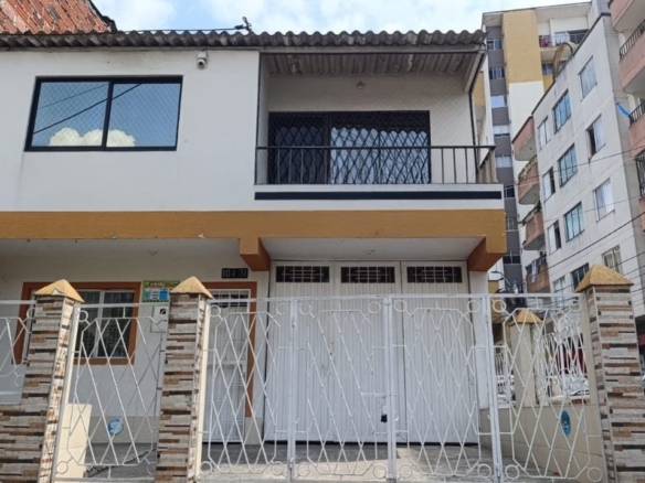 SE ARRIENDA CASA ESQUINERA cerca Outlet Único vía al Terminal Transportes Bucaramanga