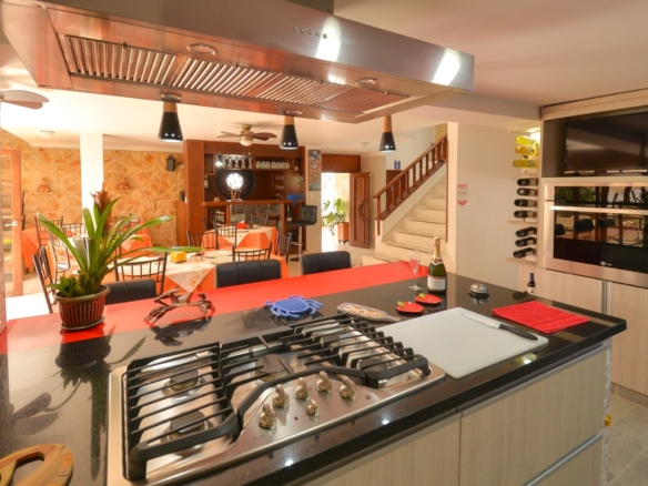 Casa en venta en Palmira – Barrio La Mercedes | 400 m² | 7 Baños