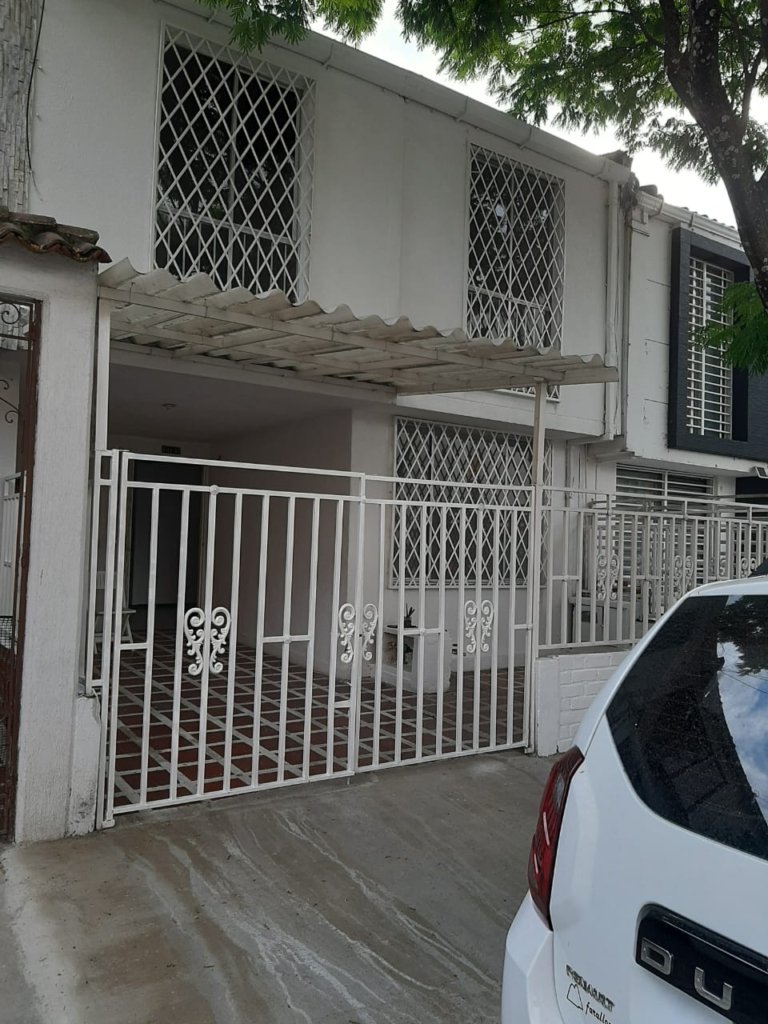 Venta de casa biplanta en el Norte de Cali – Conjunto Residencial Plazas Verdes