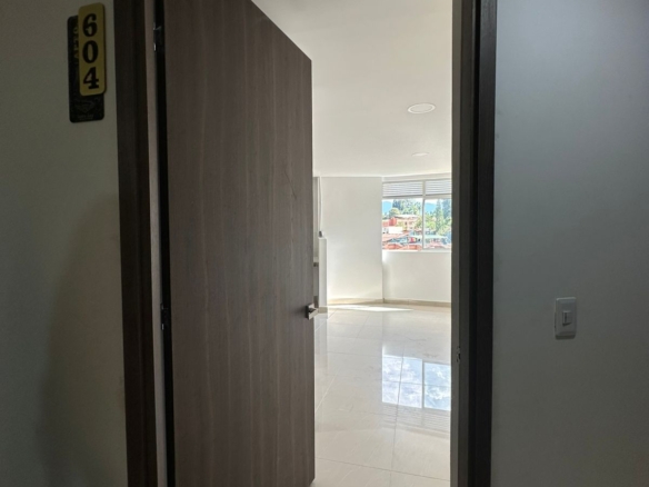 Venta Apartaestudio con Parqueadero de carro Cubierto Piso 6 Ed. Santa Ana en Caldas – Antioquia