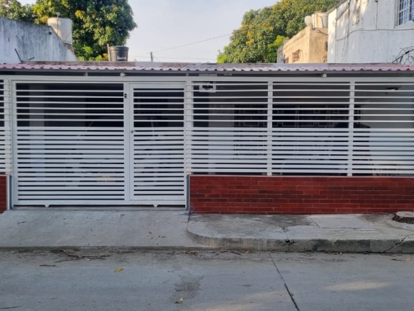 Casa en Venta – Barrio Los Alcázares, Santa Marta
