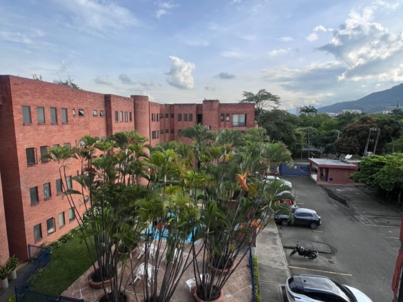 Apartamento en venta en Cali, barrio La Flora, ubicado en el Conjunto Residencial Madrigal