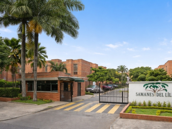 Vendo casa esquinera en Samanes de Lili 1, Cali, ubicada en conjunto residencial con excelentes zonas comunes.