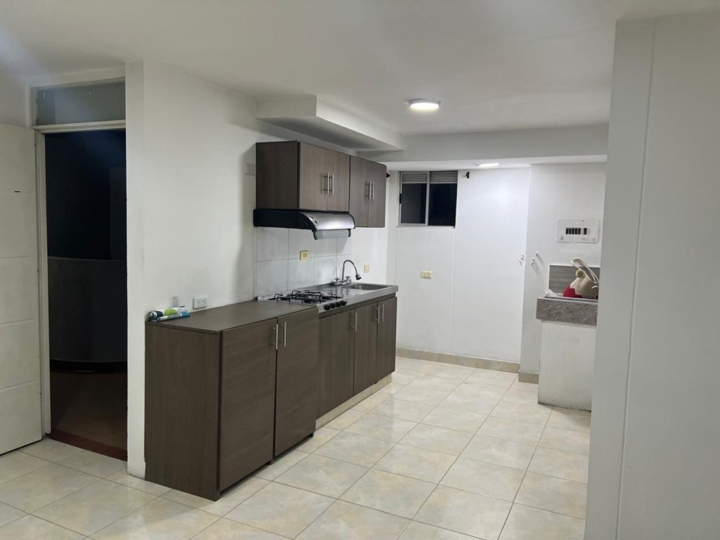 Apartamento en venta en Los Álamos, Cali – 2 habitaciones, estudio, 2 baños, piso 9 con ascensor