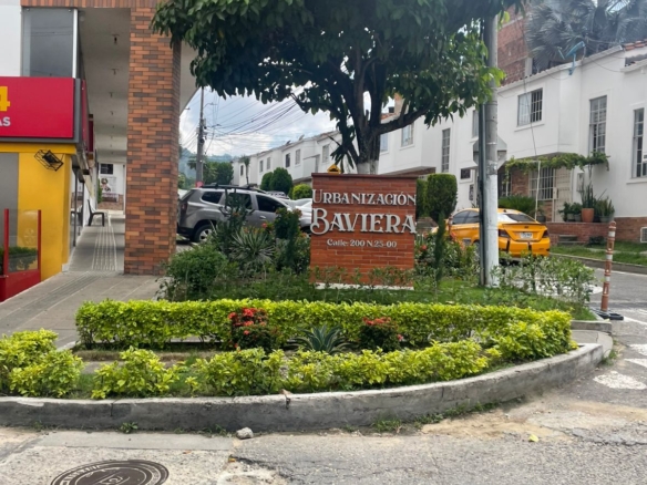 Casa en venta en Floridablanca, Urbanización Baviera