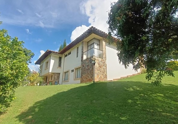 Casa campestre en venta en Copacabana, Antioquia