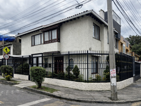 Casa en Venta en La Campiña, Bogotá Esquinera