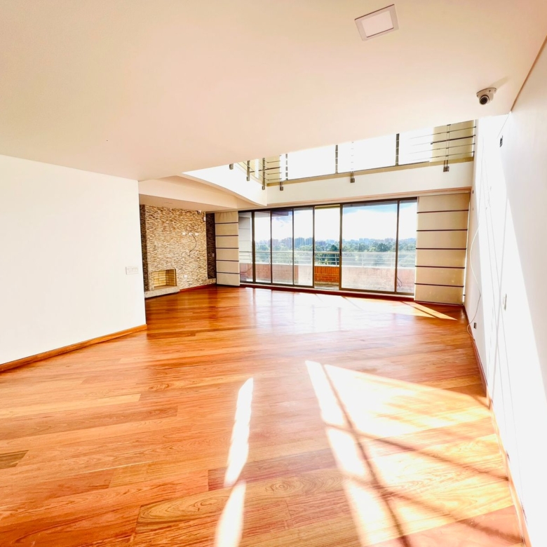 Penthouse dúplex esquinero en venta – Club House – Bogotá