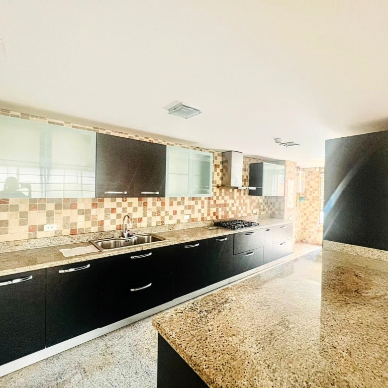 Penthouse dúplex esquinero en venta – Club House – Bogotá
