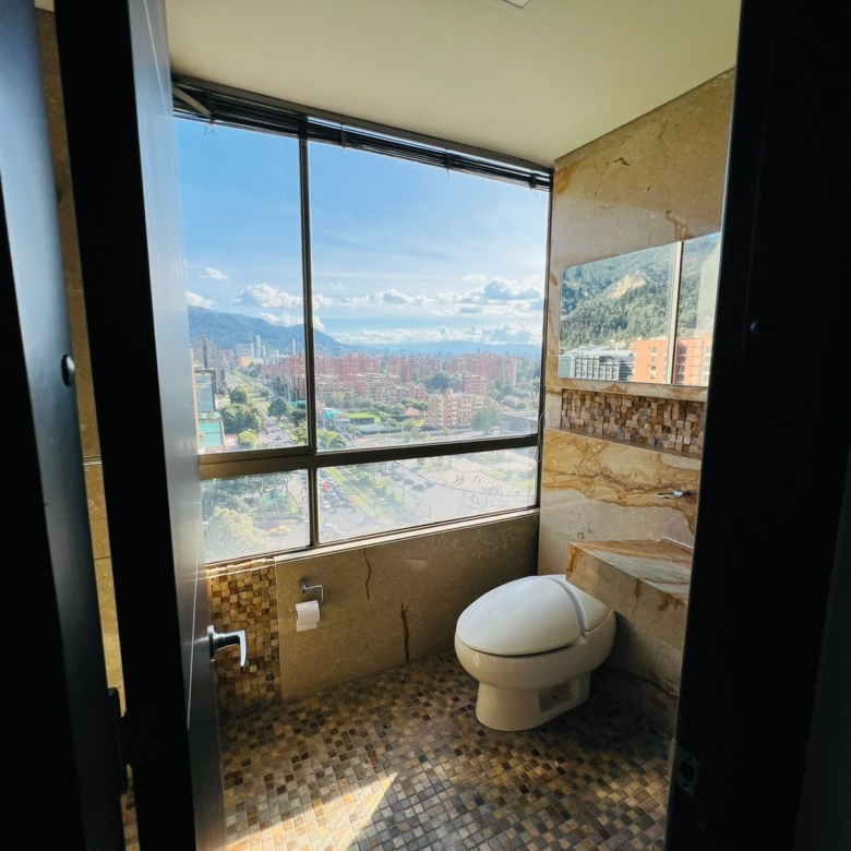 Penthouse dúplex esquinero en venta – Club House – Bogotá
