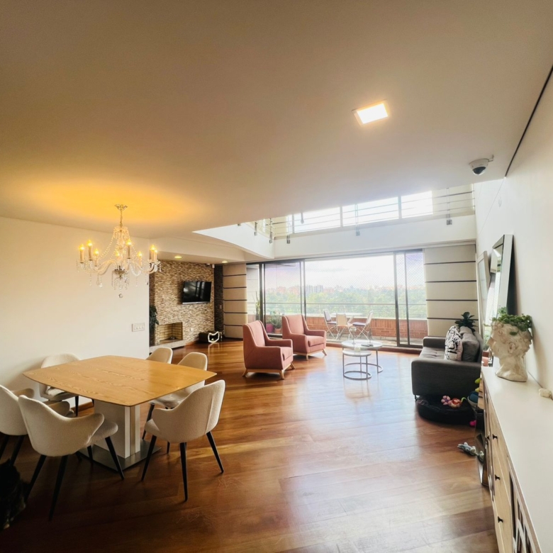Penthouse dúplex esquinero en venta – Club House – Bogotá