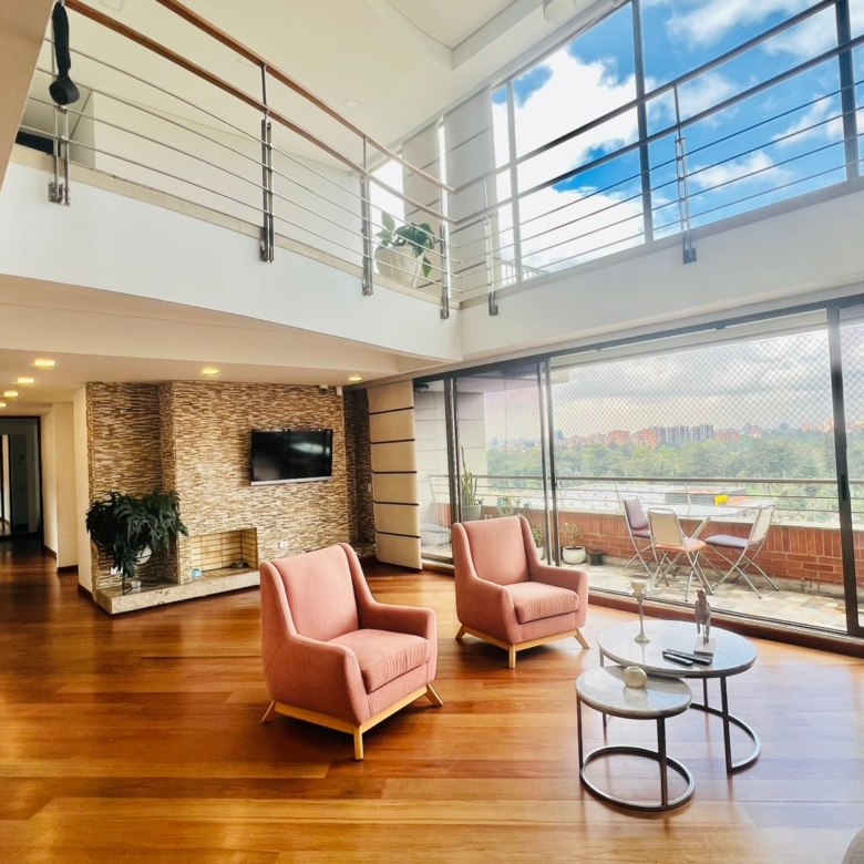 Penthouse dúplex esquinero en venta – Club House – Bogotá