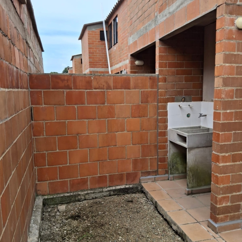 Casa esquinera en venta en Jamundí – Conjunto Entrevientos
