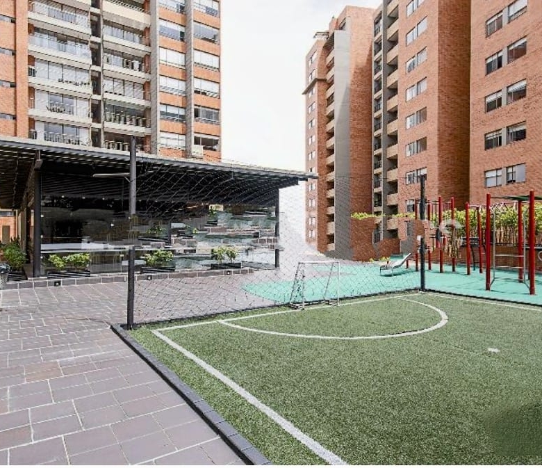 Penthouse dúplex esquinero en venta – Club House – Bogotá