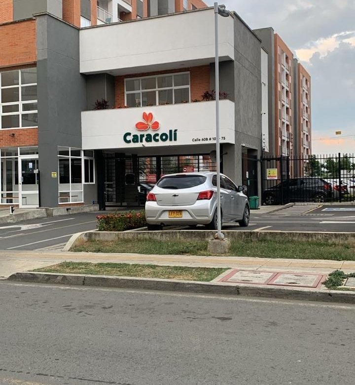 Apartamento en venta en Conjunto Residencial Caracolí, detrás de Valle del Lili – Cali
