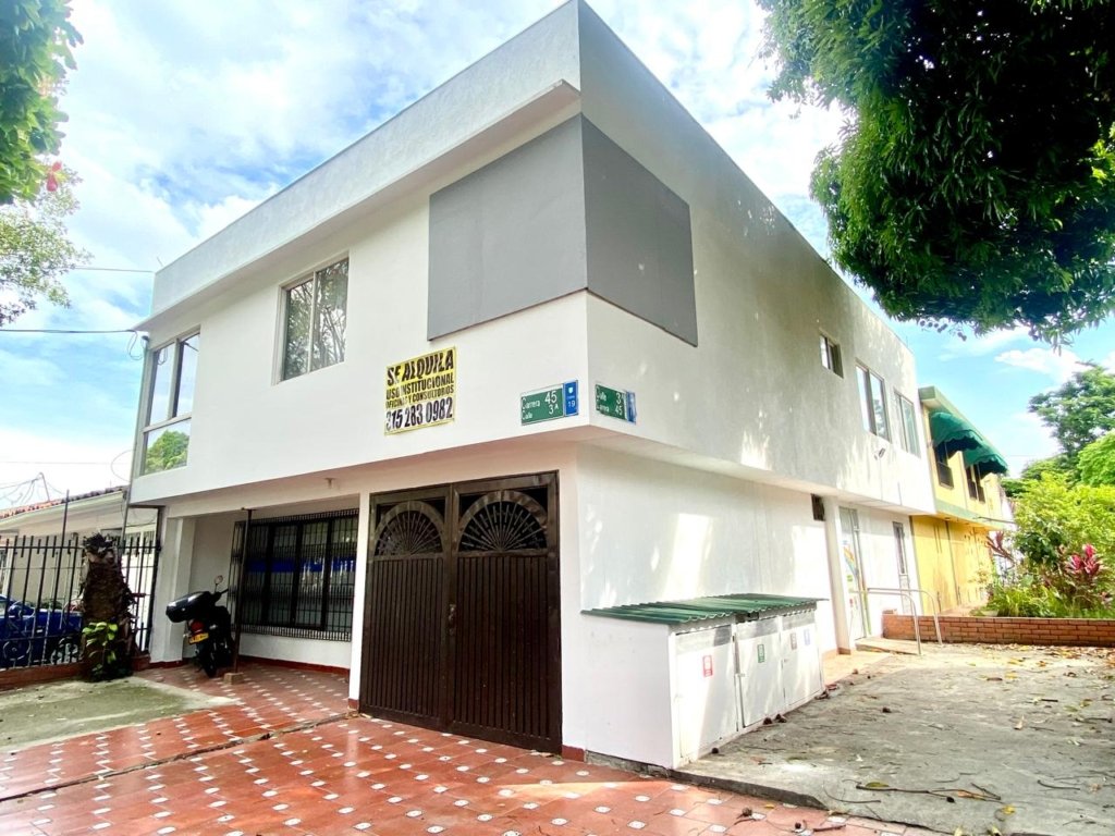 Casa esquinera en venta en Lido, Cali