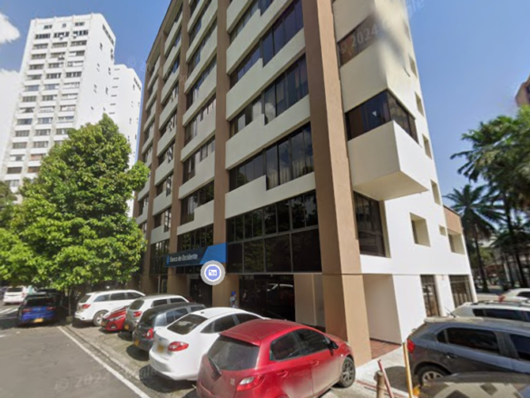 Hermosa Oficina en Arriendo en Cali sobre en la Avenida Sexta, diagonal al Parque de las Tortugas