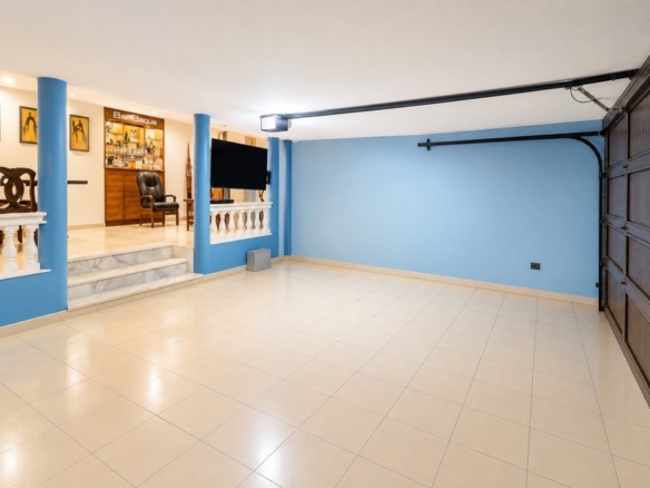 Venta Casa de 4 Niveles en Caney Especial Cali