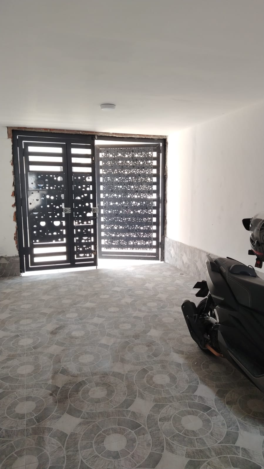 8f5ca062-5b98-43e1-81c7-1a2722e02a7d Casa barrio Popular Cali