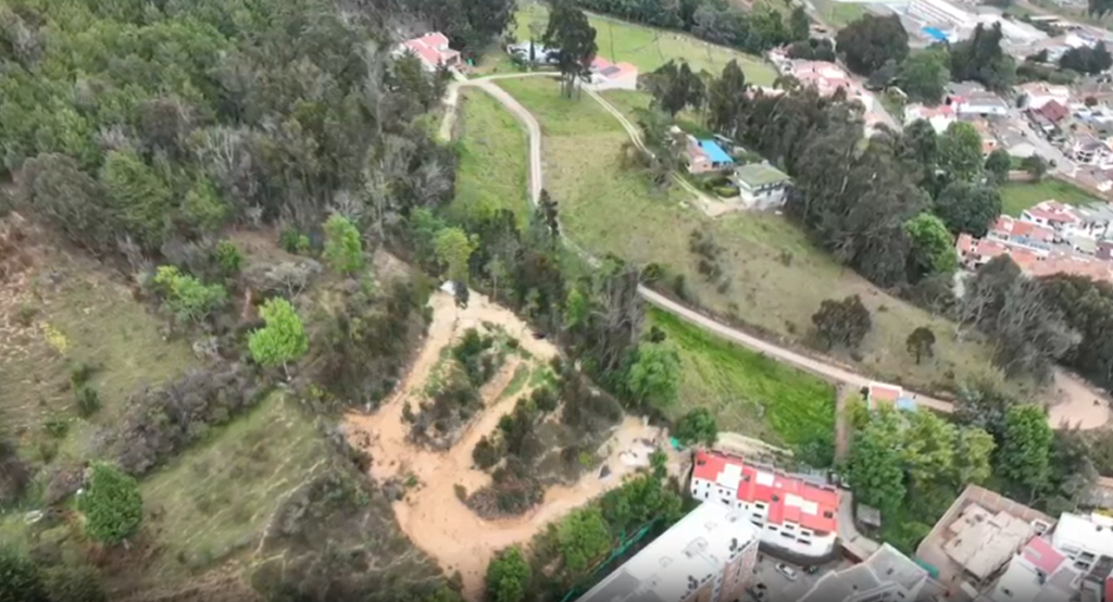 Venta de excelente lote ubicado en el barrio Los Alpes, en Pamplona.
