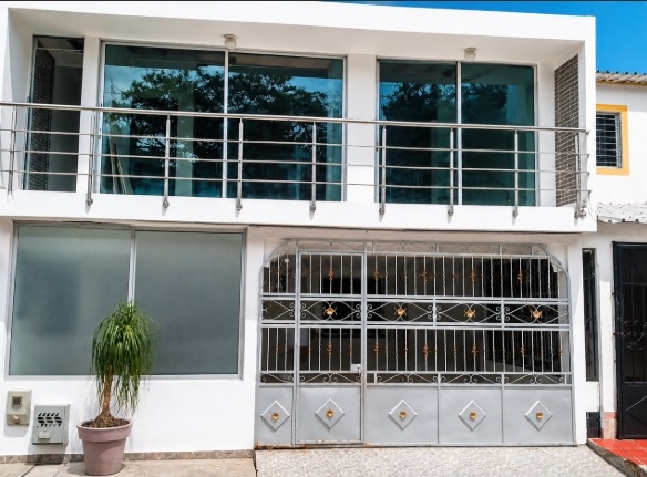 Venta Casa de 2 Pisos en Quinta del Tamarindo 2 Villa del Rosario – 4 Habitaciones – Garaje Cubierto
