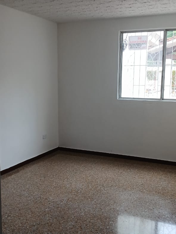 ARRIENDO CASA EN EL SUR DE CALI – PRIMER PISO