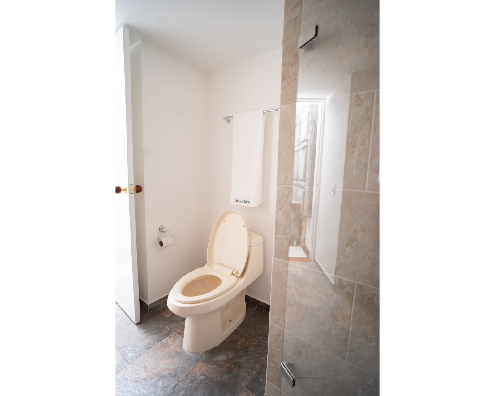 214465-271286-1013691364957409 Apartamento en Venta en el Centro de Medellín Torre Caracas 2