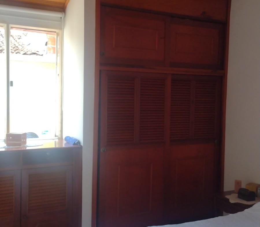 Casa en venta en Bucaramanga, Sector Cacique – Conjunto cerrado con 4 habitaciones, estudio y parqueadero cubierto