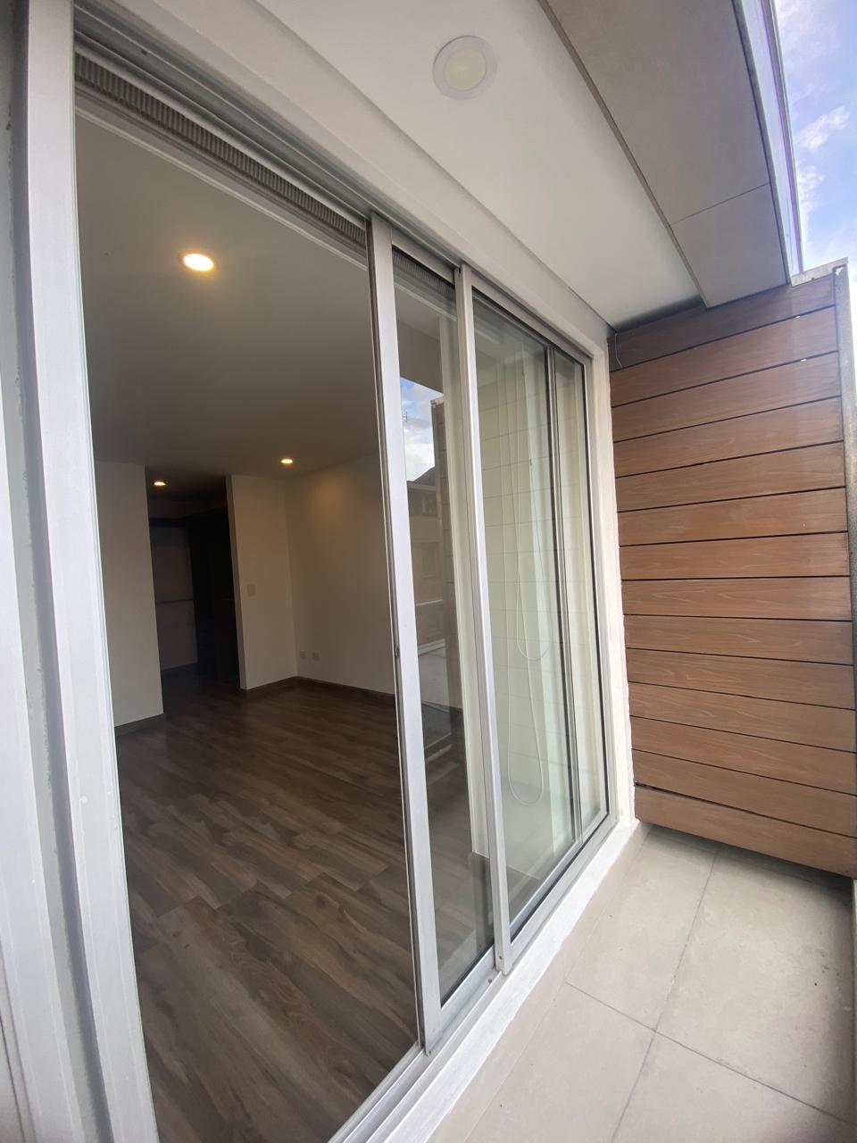 214465-271286-1035737325567949 Apartamento en Venta en Las Nieves Bogotá Balcón, Parqueadero y Depósito