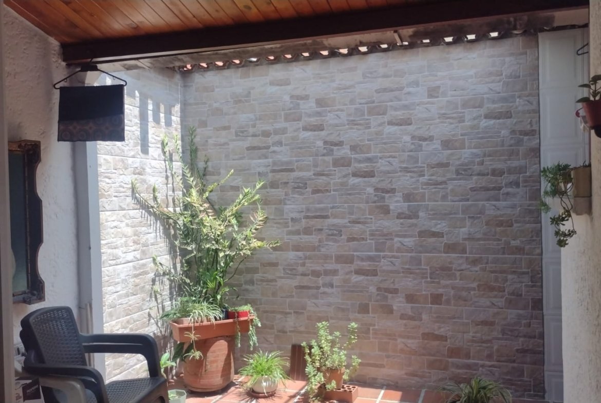 Casa en venta en Bucaramanga, Sector Cacique – Conjunto cerrado con 4 habitaciones, estudio y parqueadero cubierto