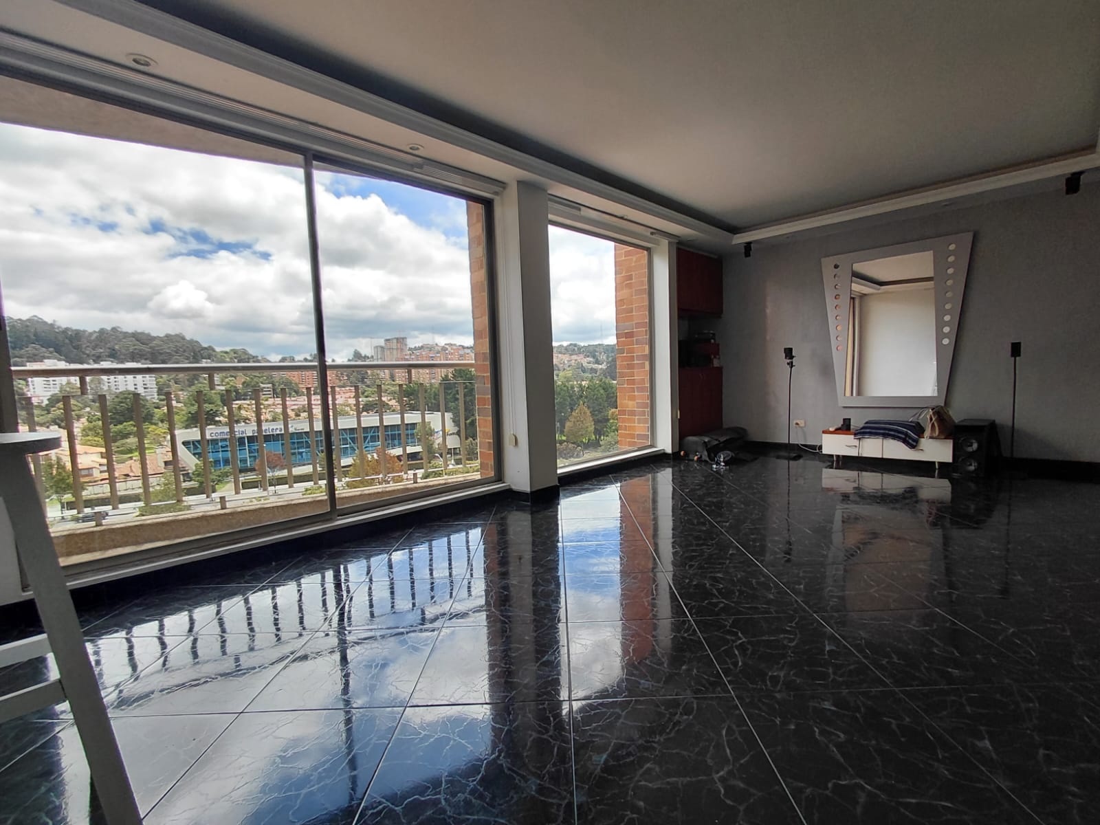 214465-271286-1303810765293254 Apartamento en Venta en Colina Campestre Bogota 100 m² con Balcones, Parqueadero y Depósito