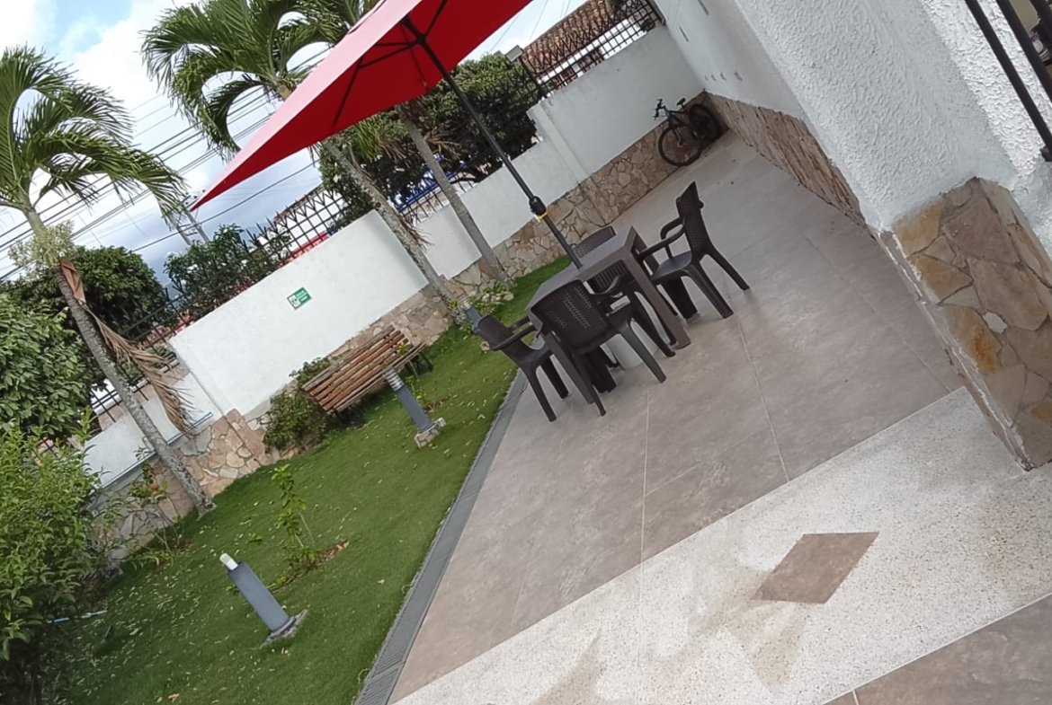 Casa en venta en Bucaramanga, Sector Cacique – Conjunto cerrado con 4 habitaciones, estudio y parqueadero cubierto