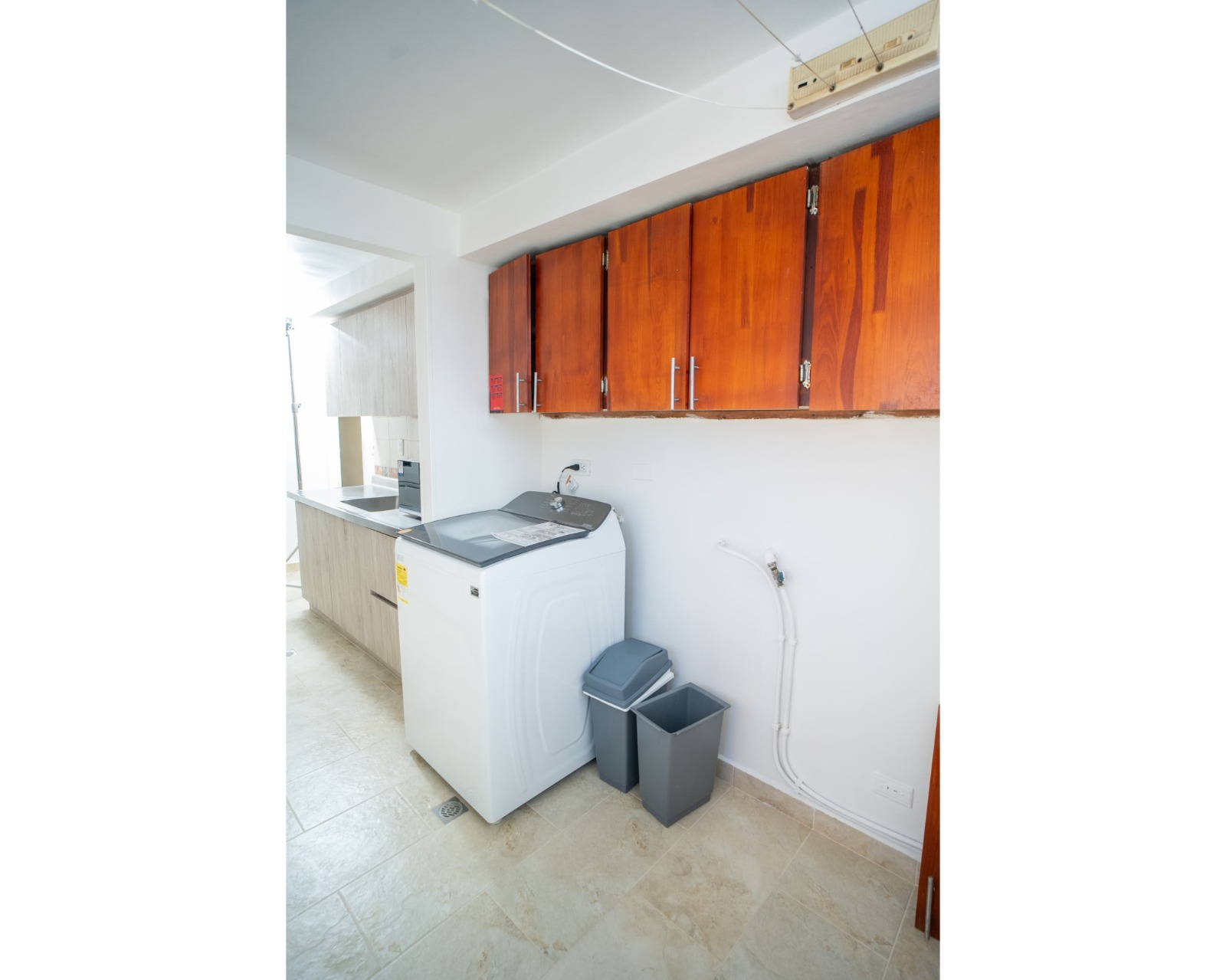214465-271286-1327902512067059 Apartamento en Venta en el Centro de Medellín Torre Caracas 2
