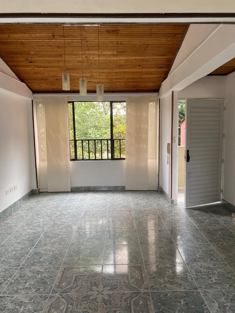 214465-271286-1491688358889427 Apartamento en venta en El Limonar, Cali 2 habitaciones Parqueadero comunitario